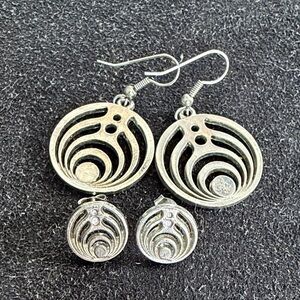 Bassnectar earrings (2 pairs)